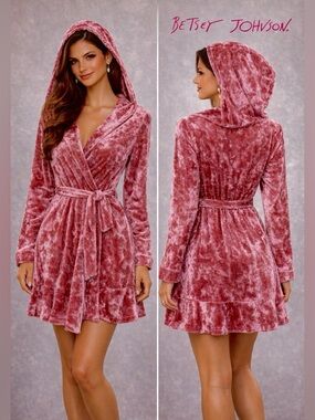 Betsey Johnson,Crushed Pink-Velvet Hooded,Wrap-Around,Side-Tie Robe/Dress,Size S